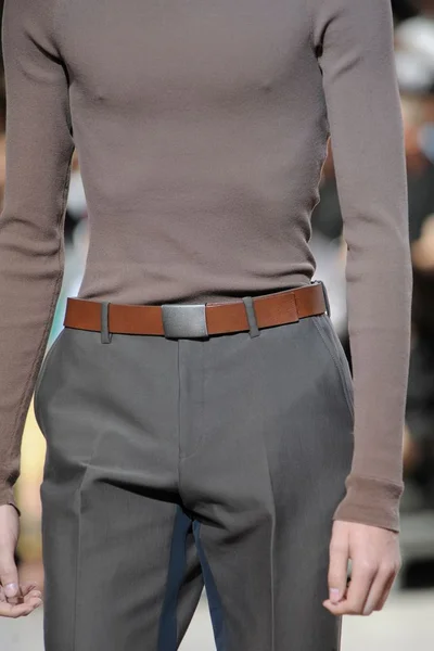 Look 24